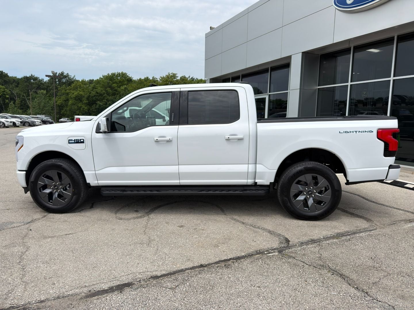 2025 Ford F-150 Lightning LARIAT