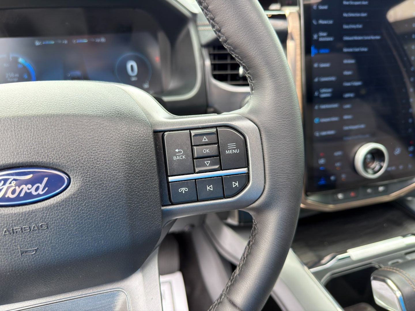 2025 Ford F-150 Lightning LARIAT