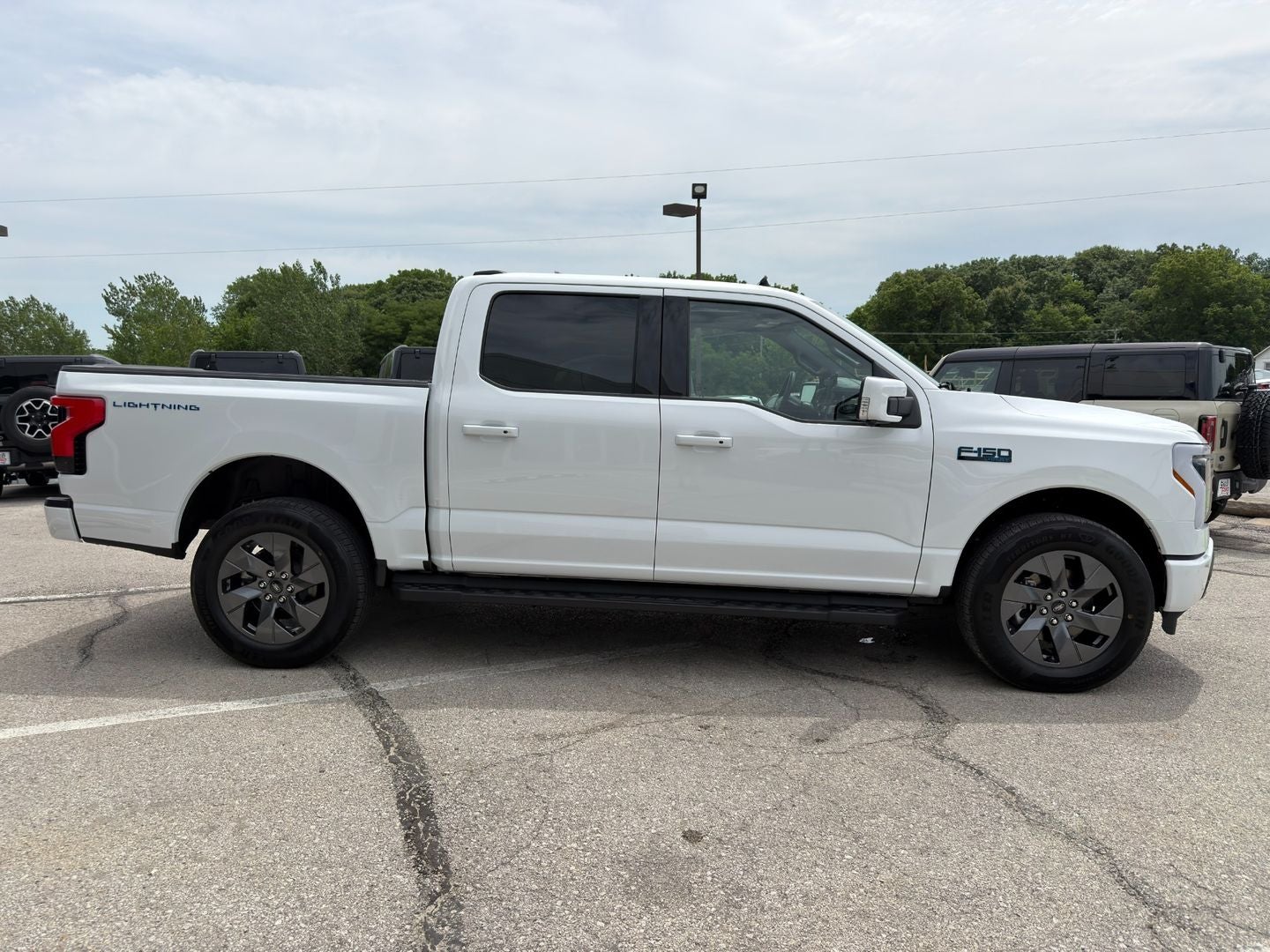 2025 Ford F-150 Lightning LARIAT