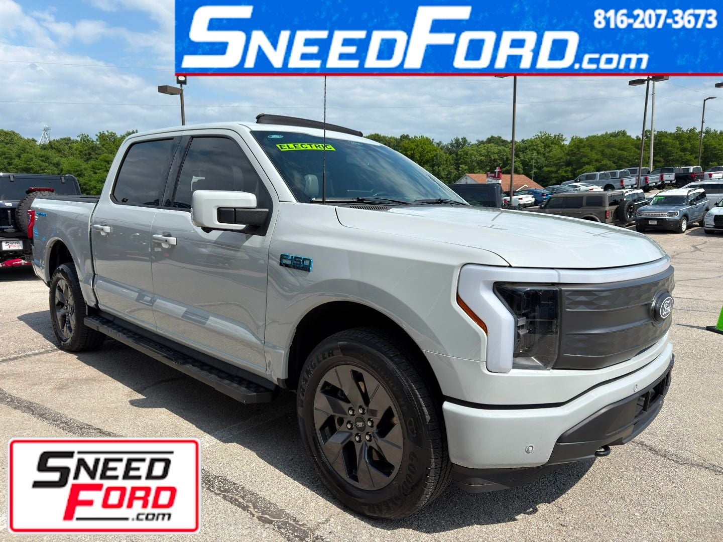 2024 Ford F-150 Lightning LARIAT