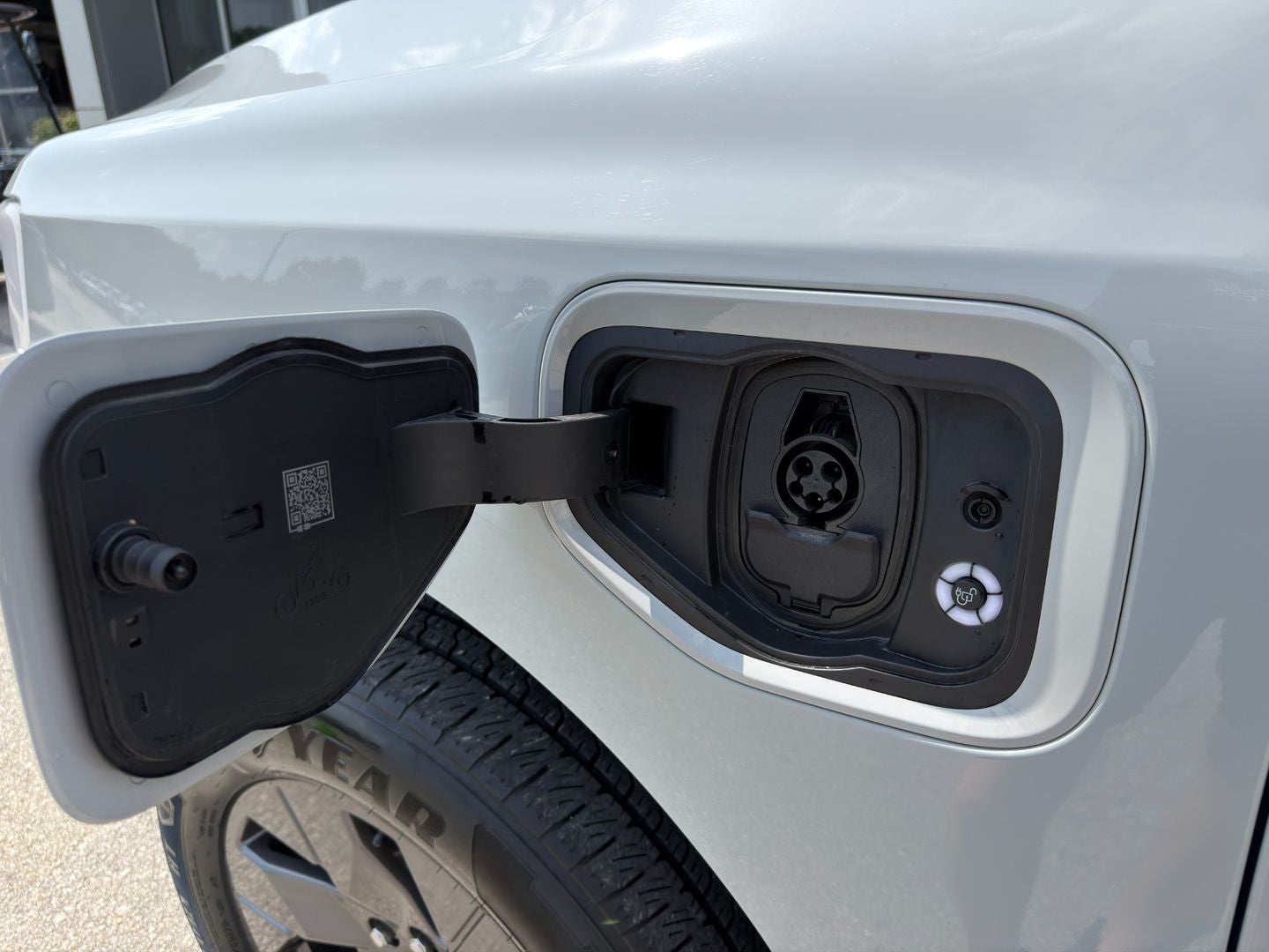 2024 Ford F-150 Lightning LARIAT