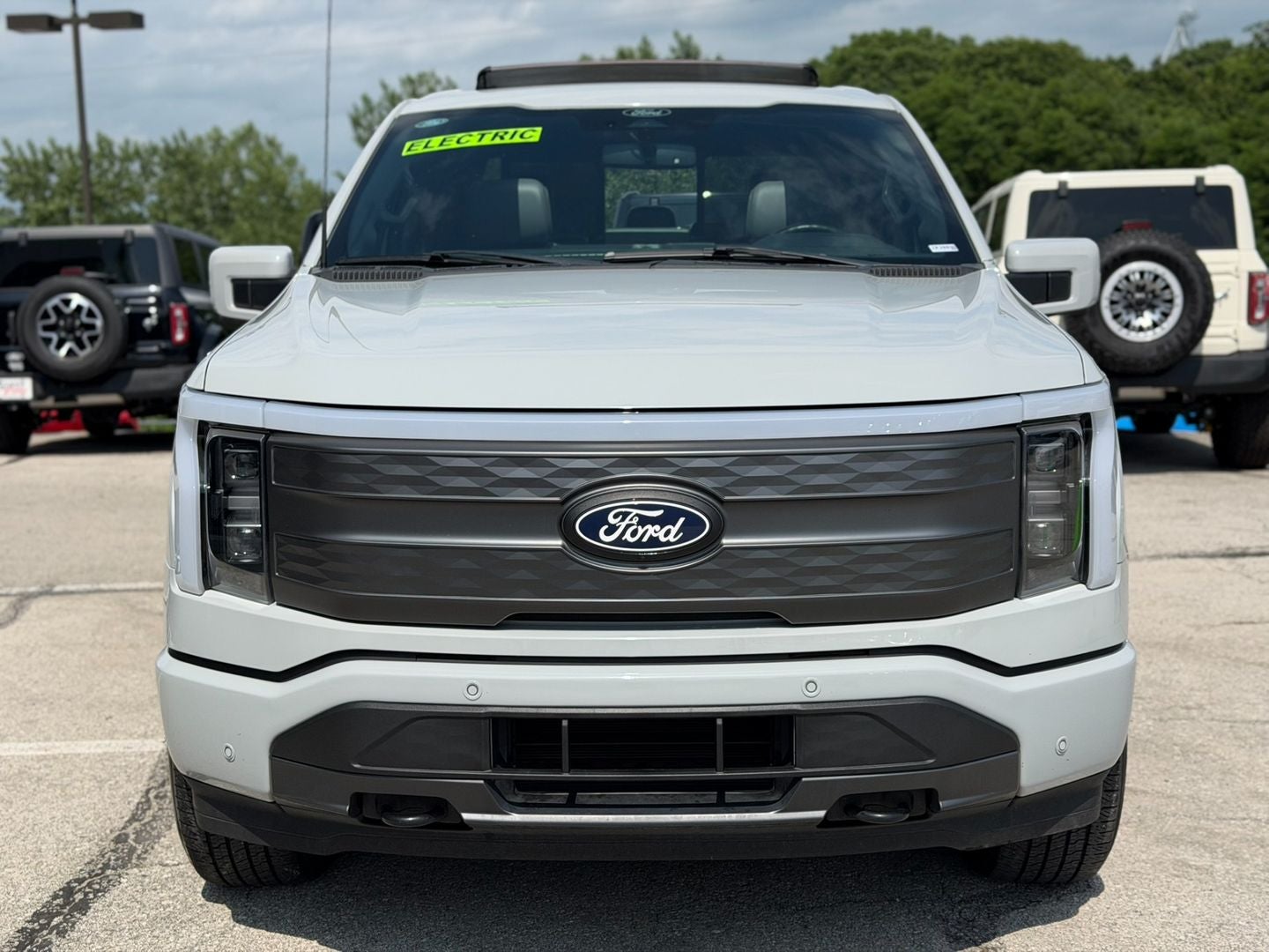2024 Ford F-150 Lightning LARIAT