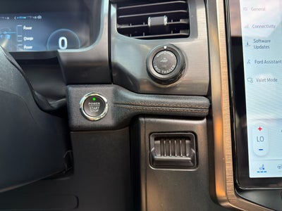 2024 Ford F-150 Lightning LARIAT