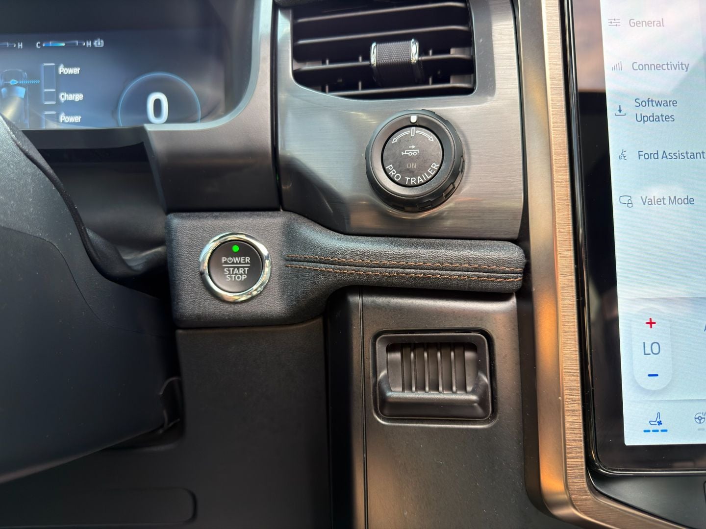 2024 Ford F-150 Lightning LARIAT