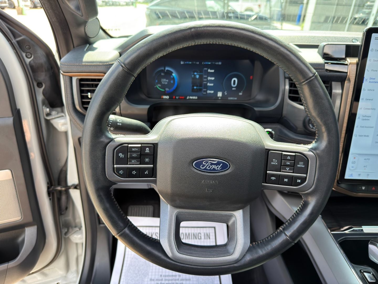 2024 Ford F-150 Lightning LARIAT