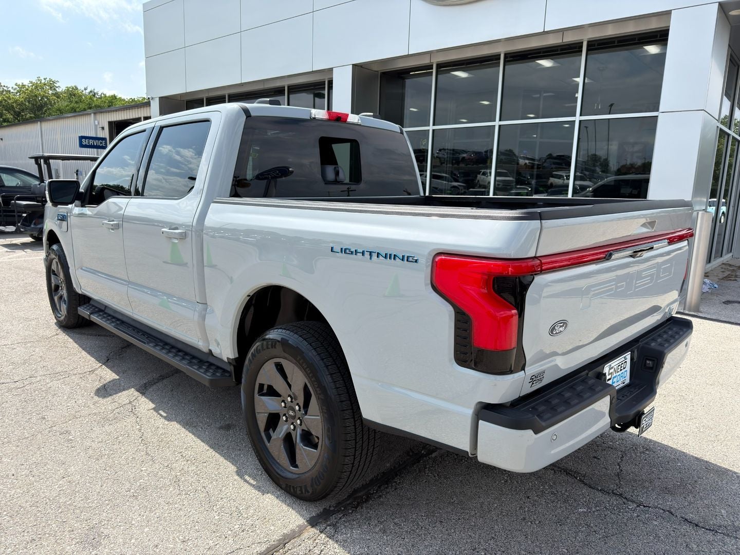 2024 Ford F-150 Lightning LARIAT