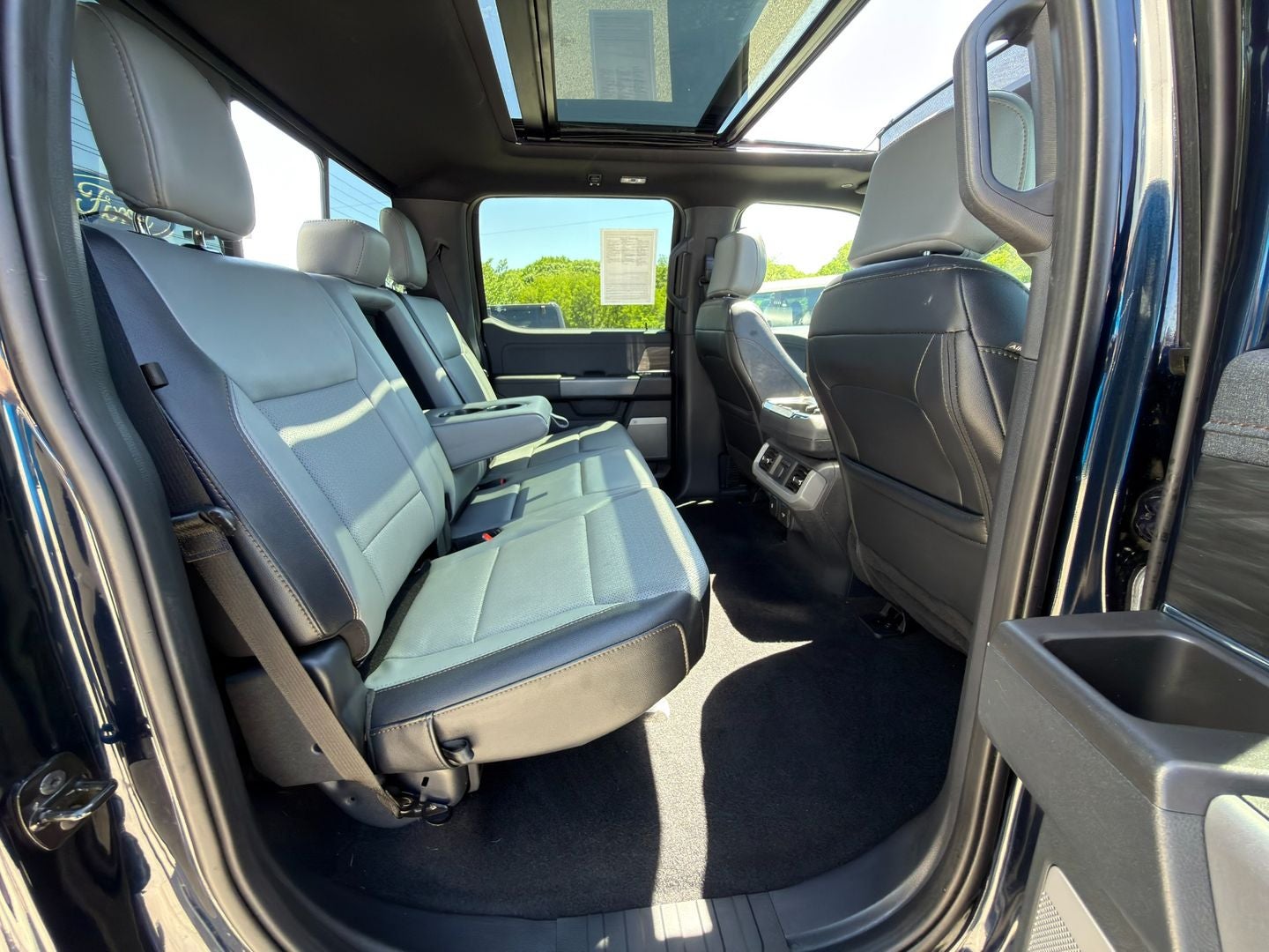 2024 Ford F-150 Lightning LARIAT