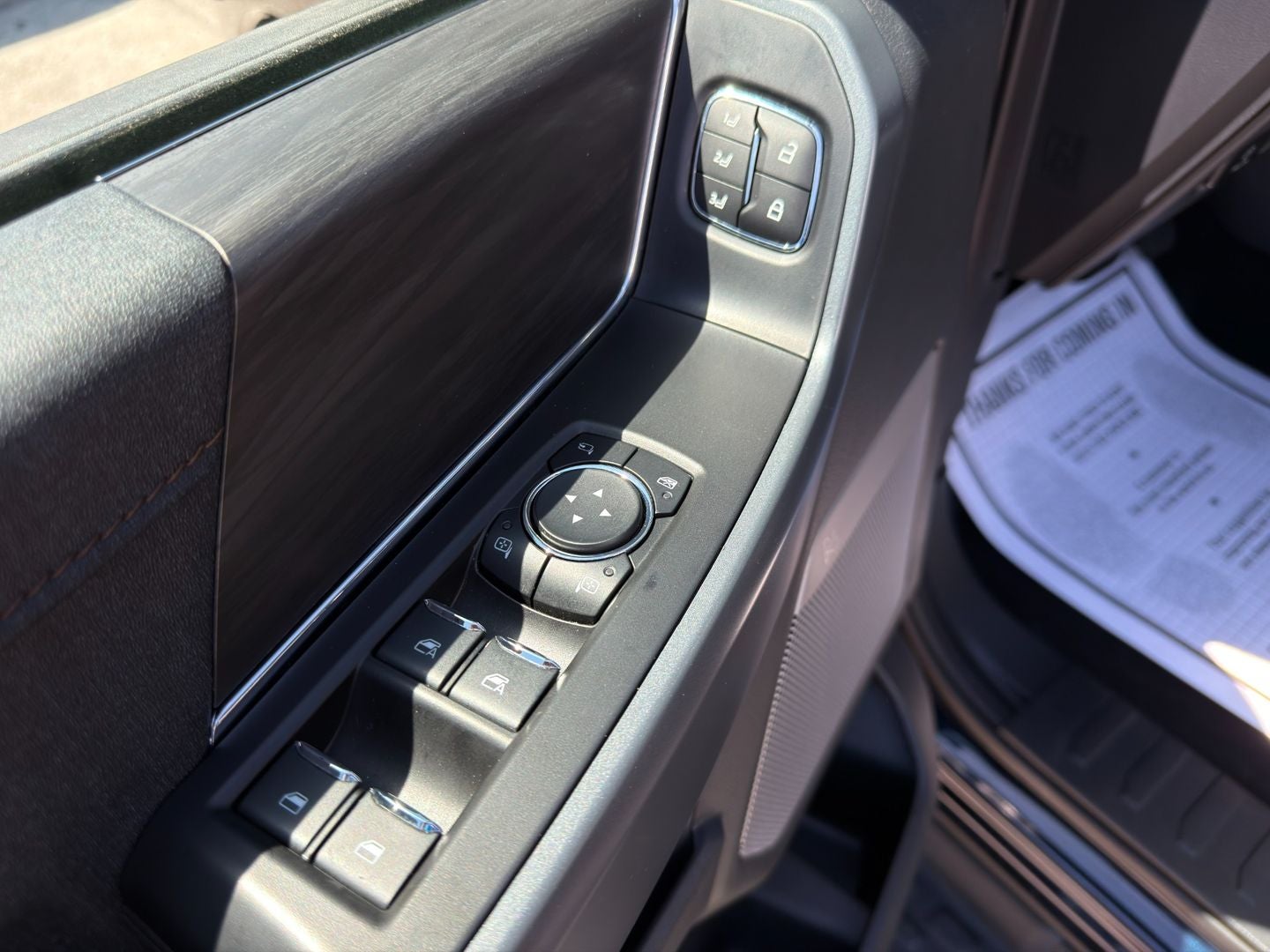 2024 Ford F-150 Lightning LARIAT