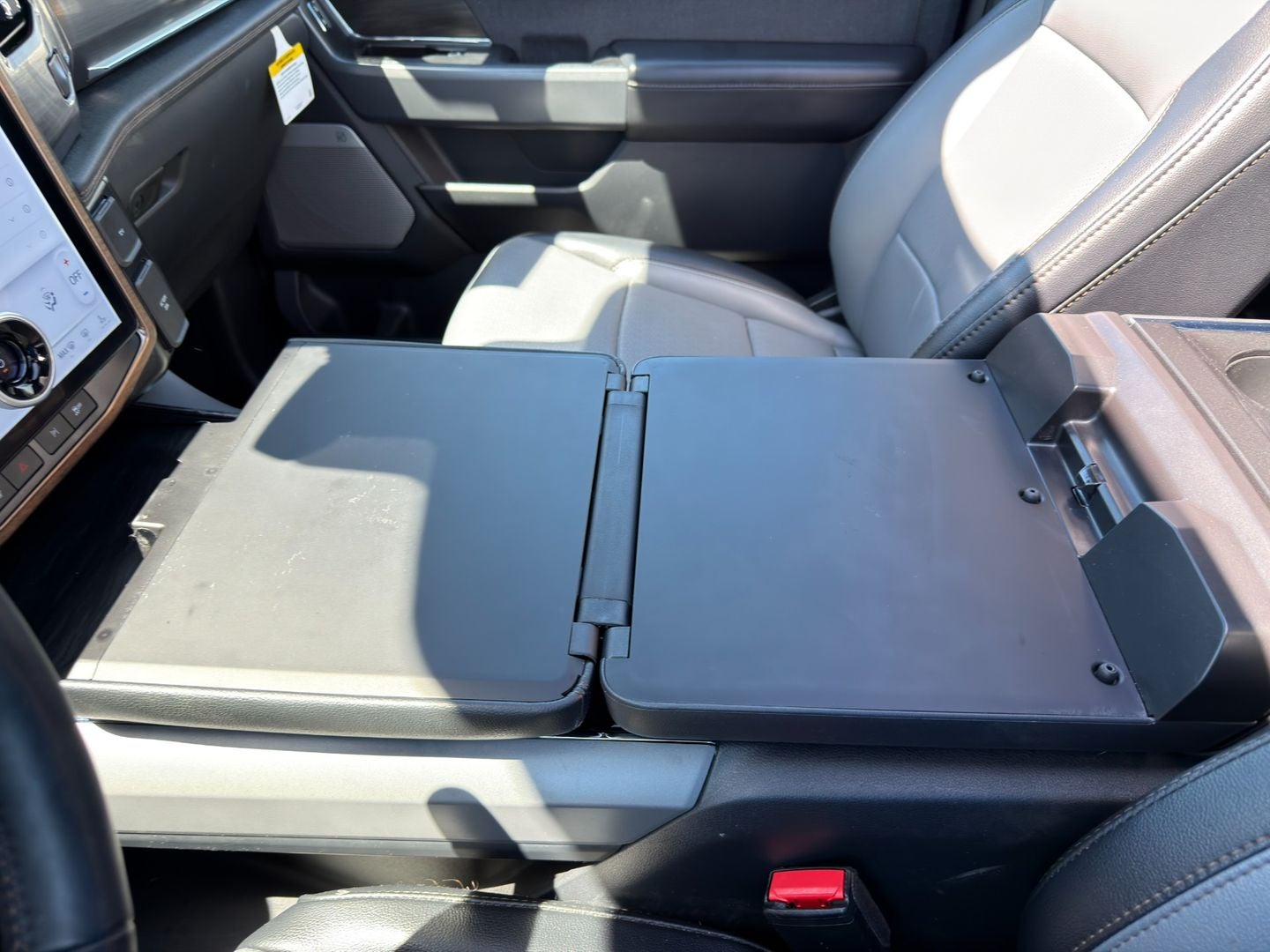 2024 Ford F-150 Lightning LARIAT