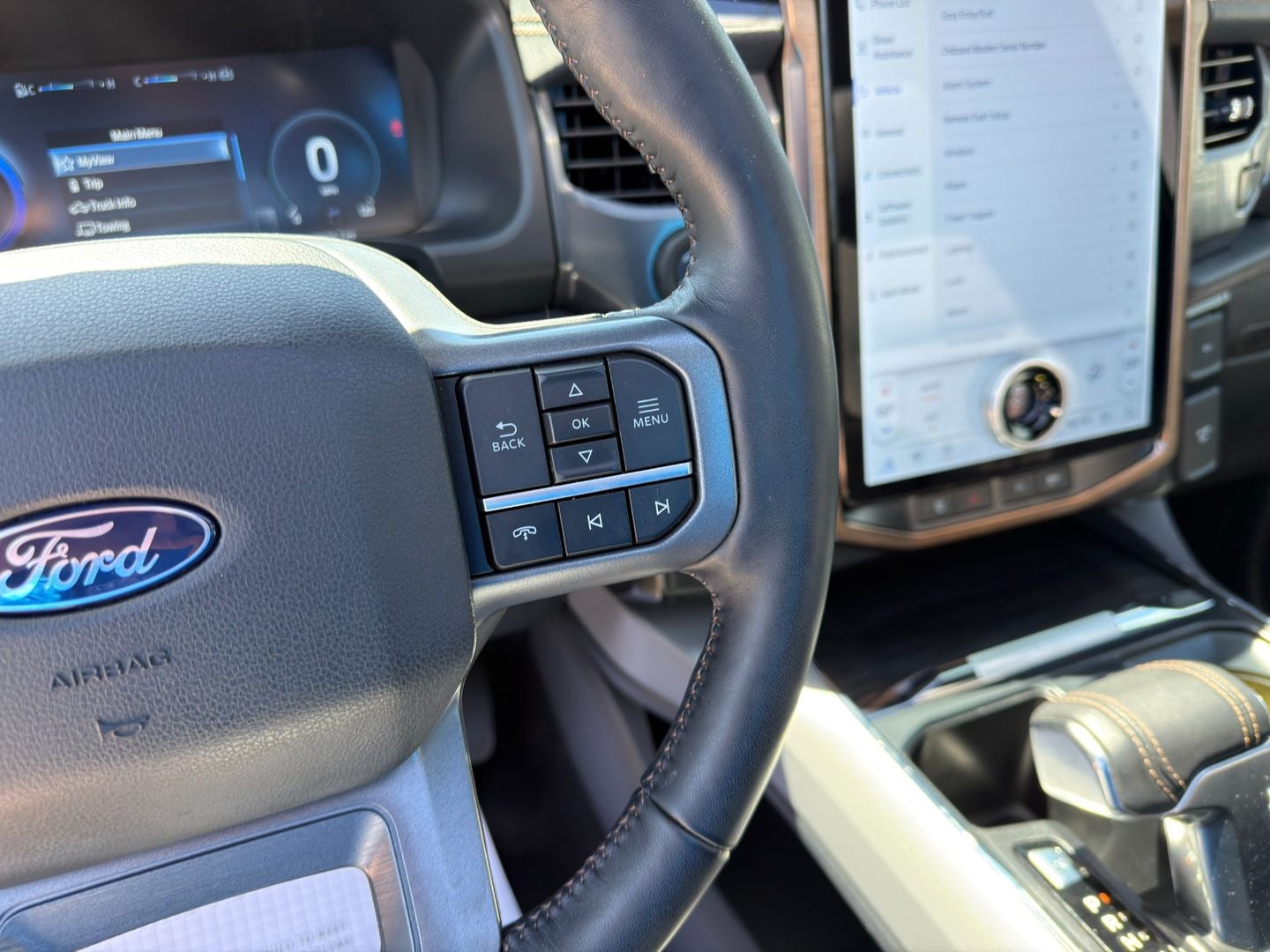 2024 Ford F-150 Lightning LARIAT
