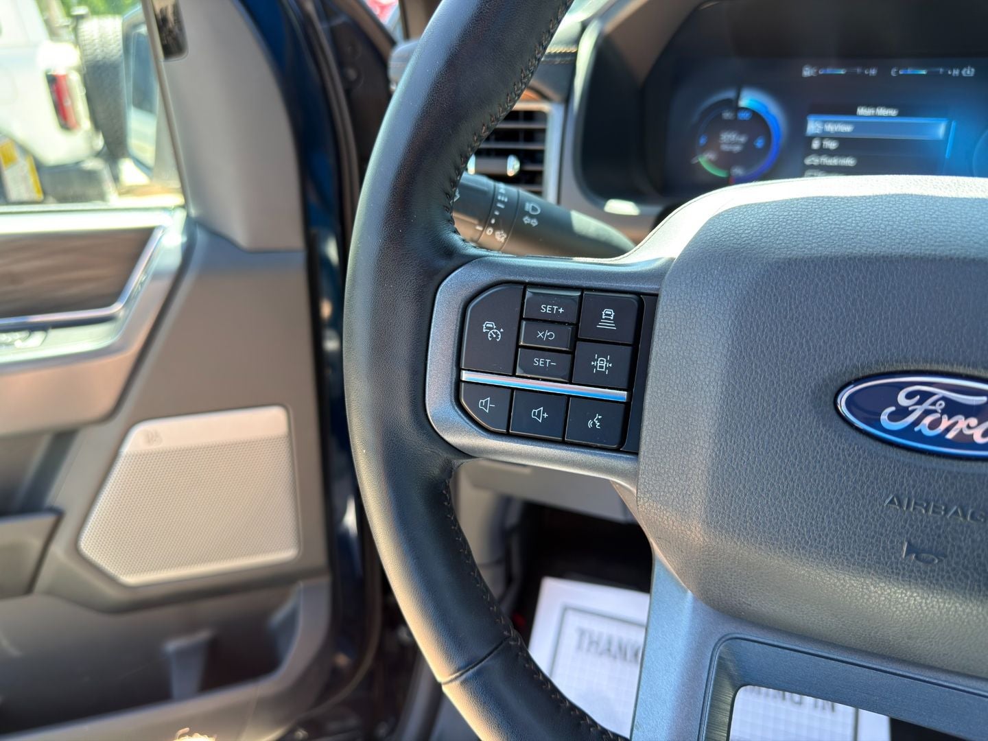 2024 Ford F-150 Lightning LARIAT