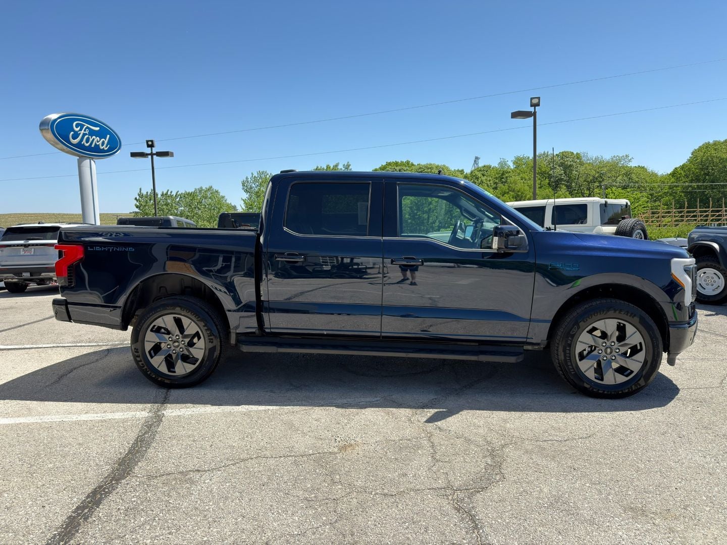 2024 Ford F-150 Lightning LARIAT