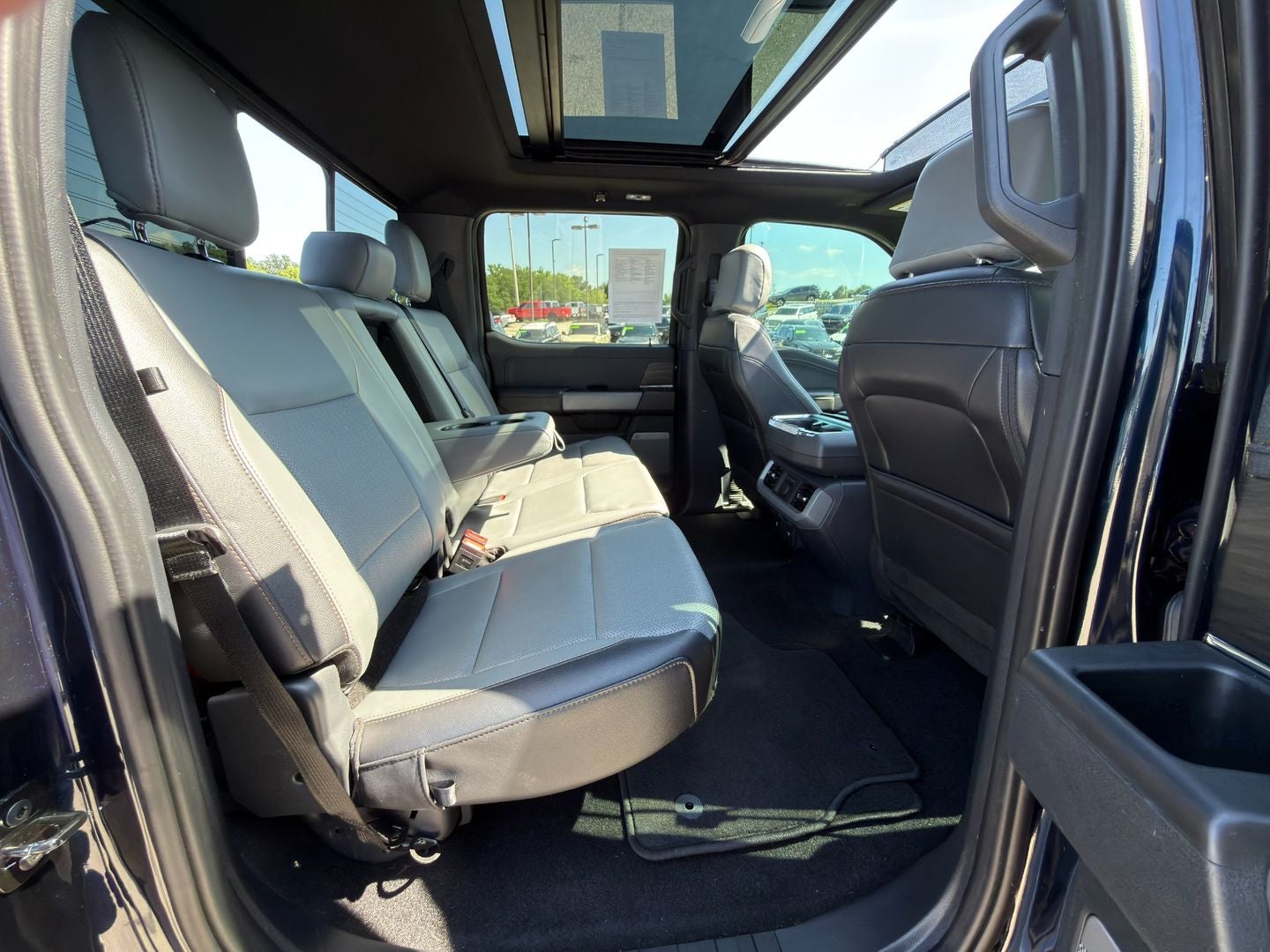 2024 Ford F-150 Lightning LARIAT