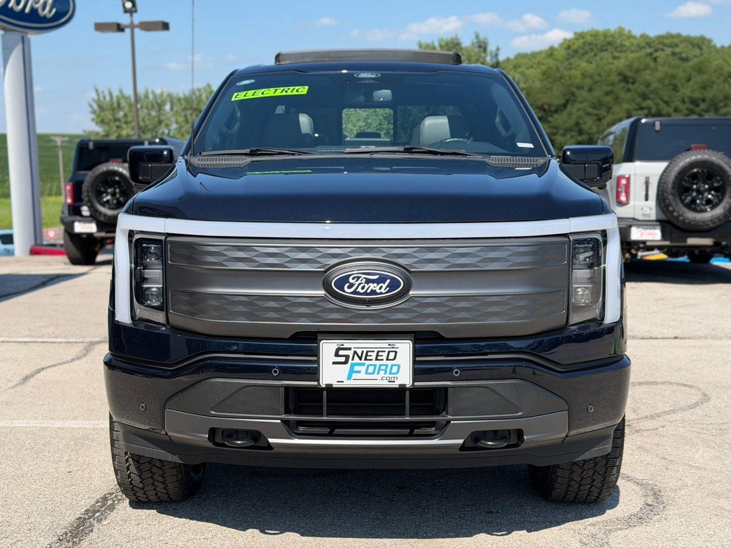 2024 Ford F-150 Lightning LARIAT