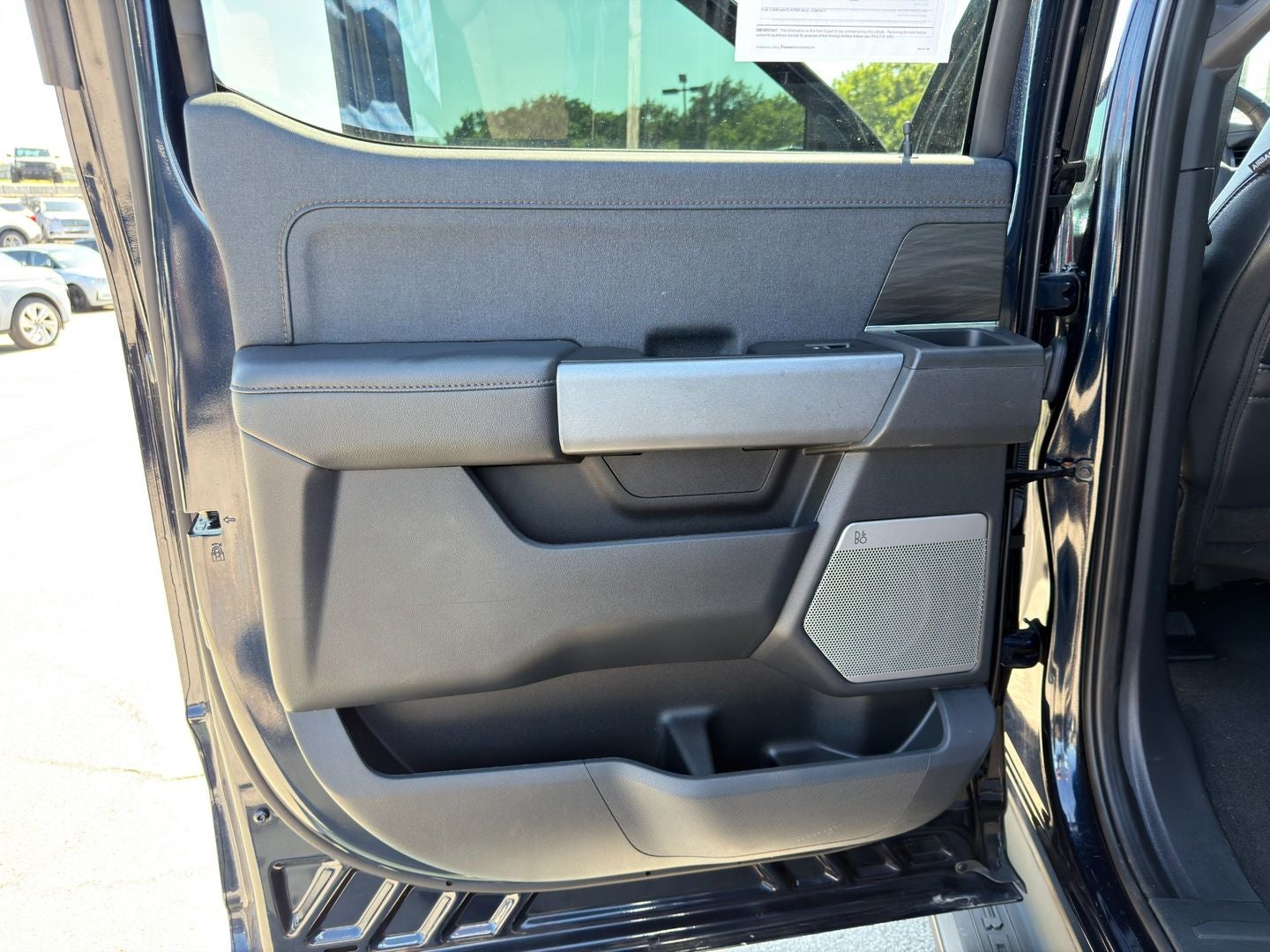 2024 Ford F-150 Lightning LARIAT