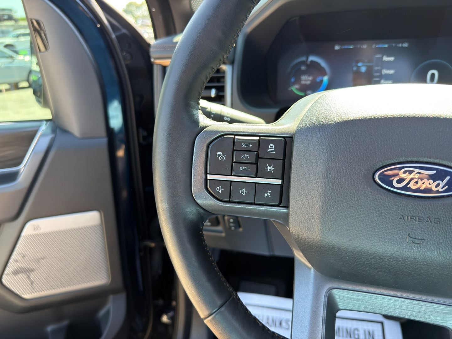 2024 Ford F-150 Lightning LARIAT