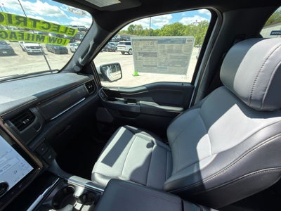 2025 Ford F-150 Lightning LARIAT