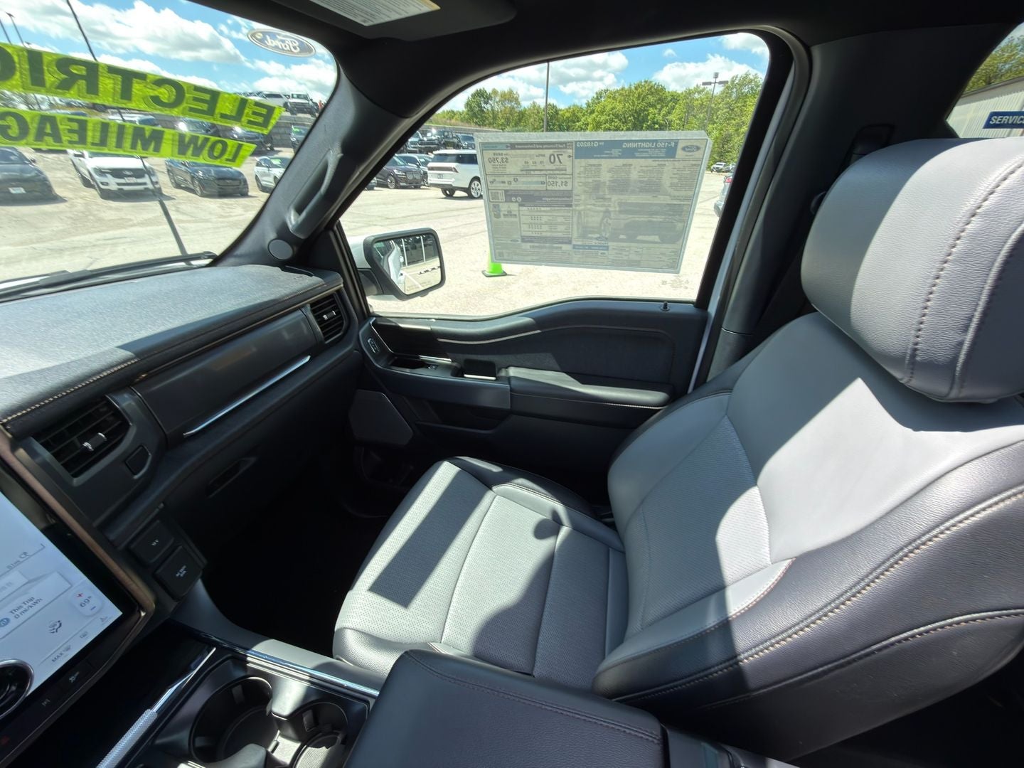 2025 Ford F-150 Lightning LARIAT