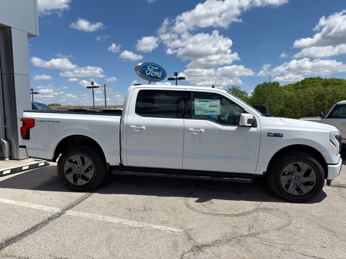 2025 Ford F-150 Lightning LARIAT