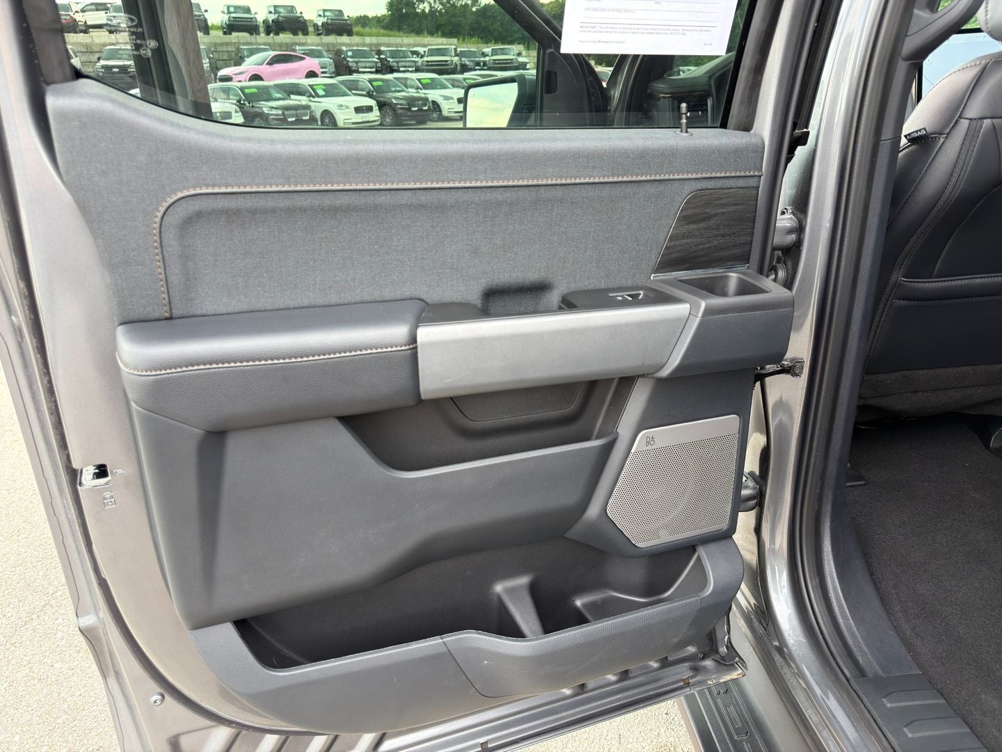2024 Ford F-150 Lightning LARIAT