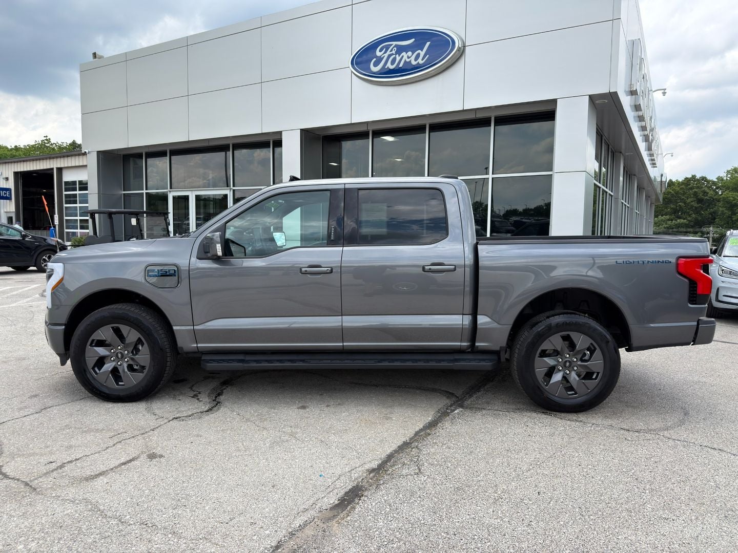 2024 Ford F-150 Lightning LARIAT