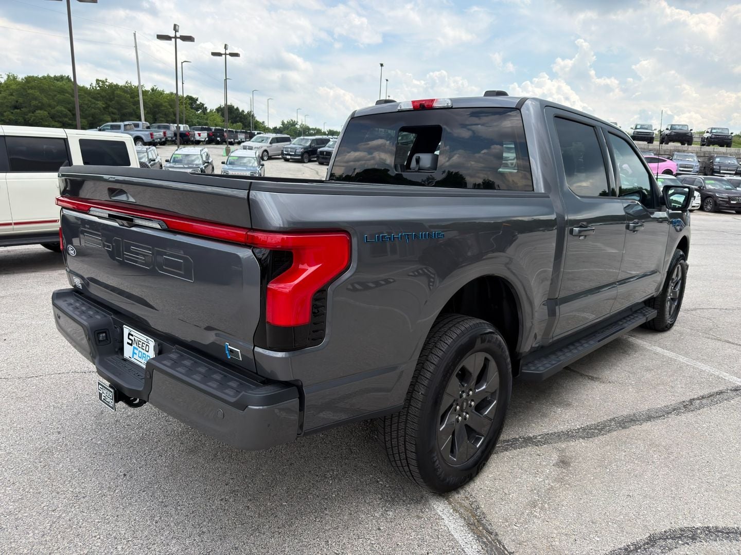 2024 Ford F-150 Lightning LARIAT