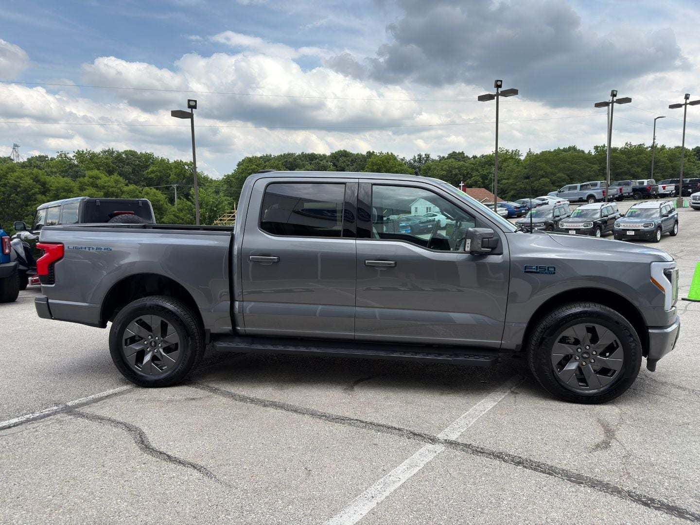2024 Ford F-150 Lightning LARIAT