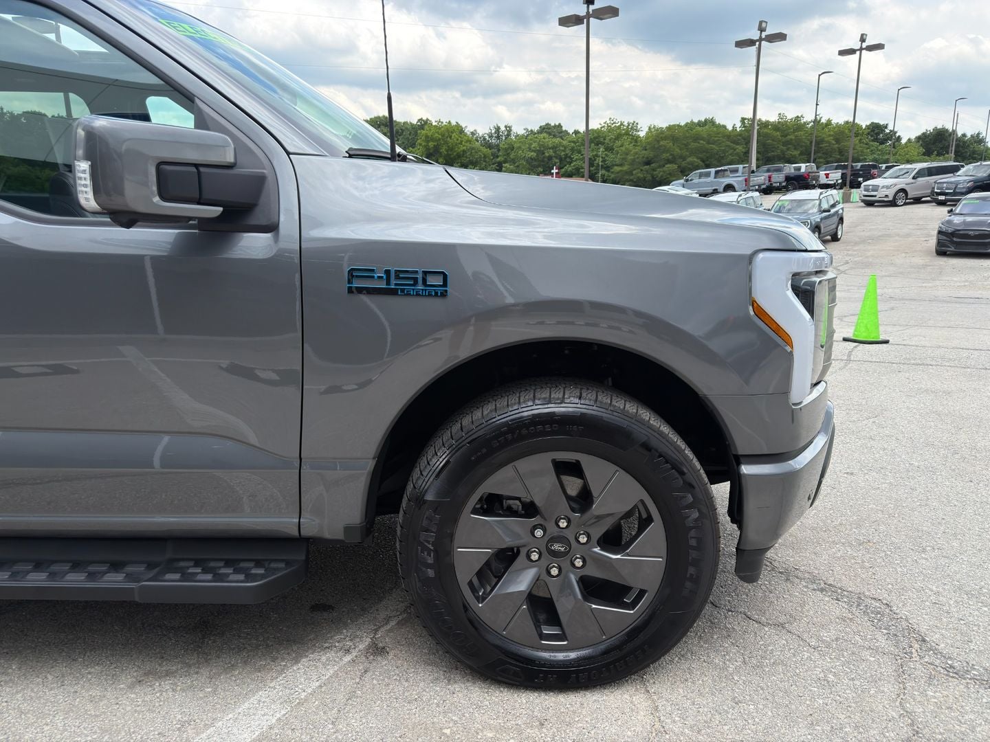 2024 Ford F-150 Lightning LARIAT