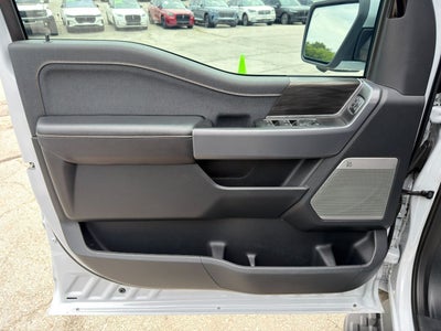 2025 Ford F-150 Lightning LARIAT