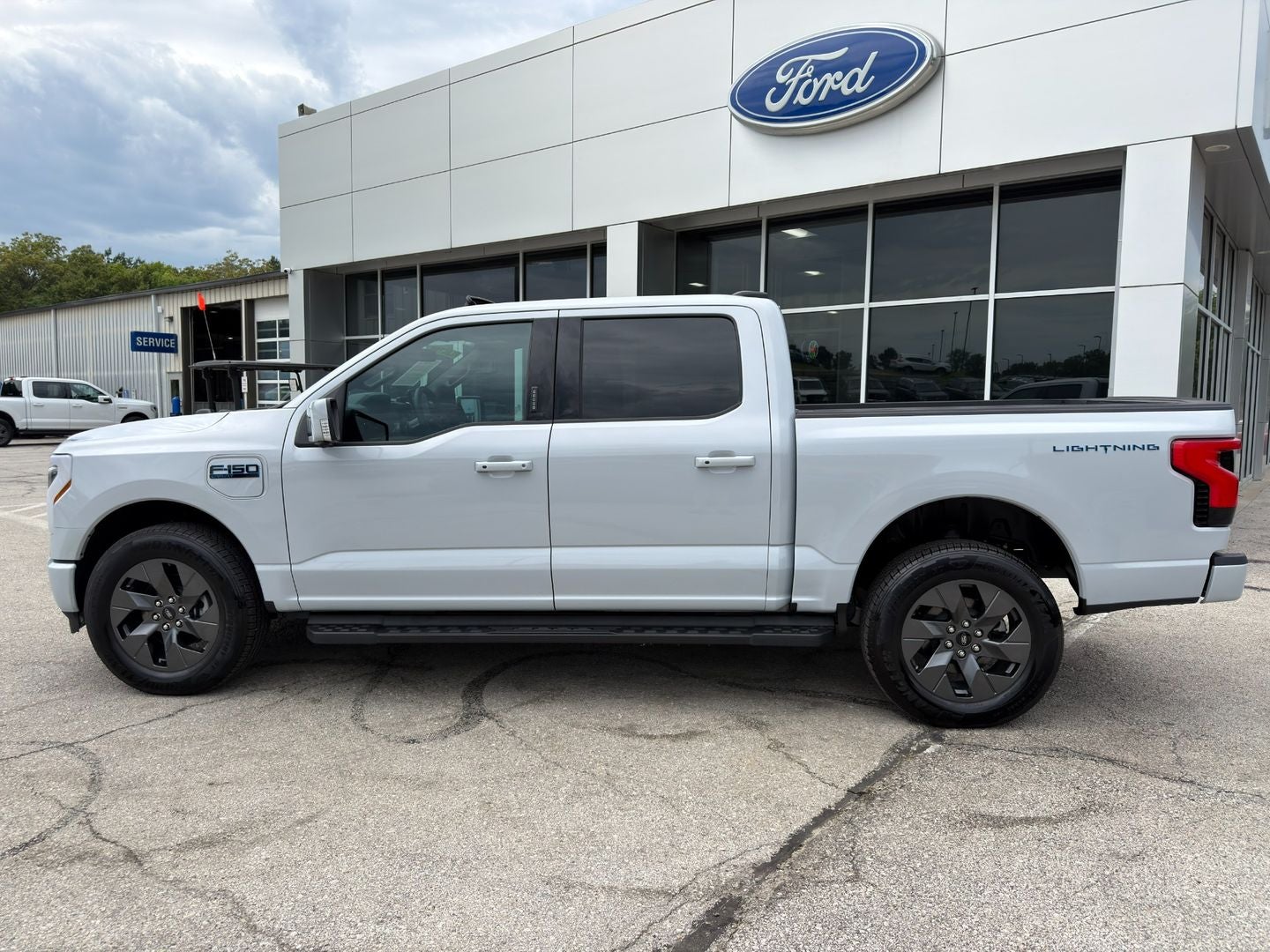 2025 Ford F-150 Lightning LARIAT