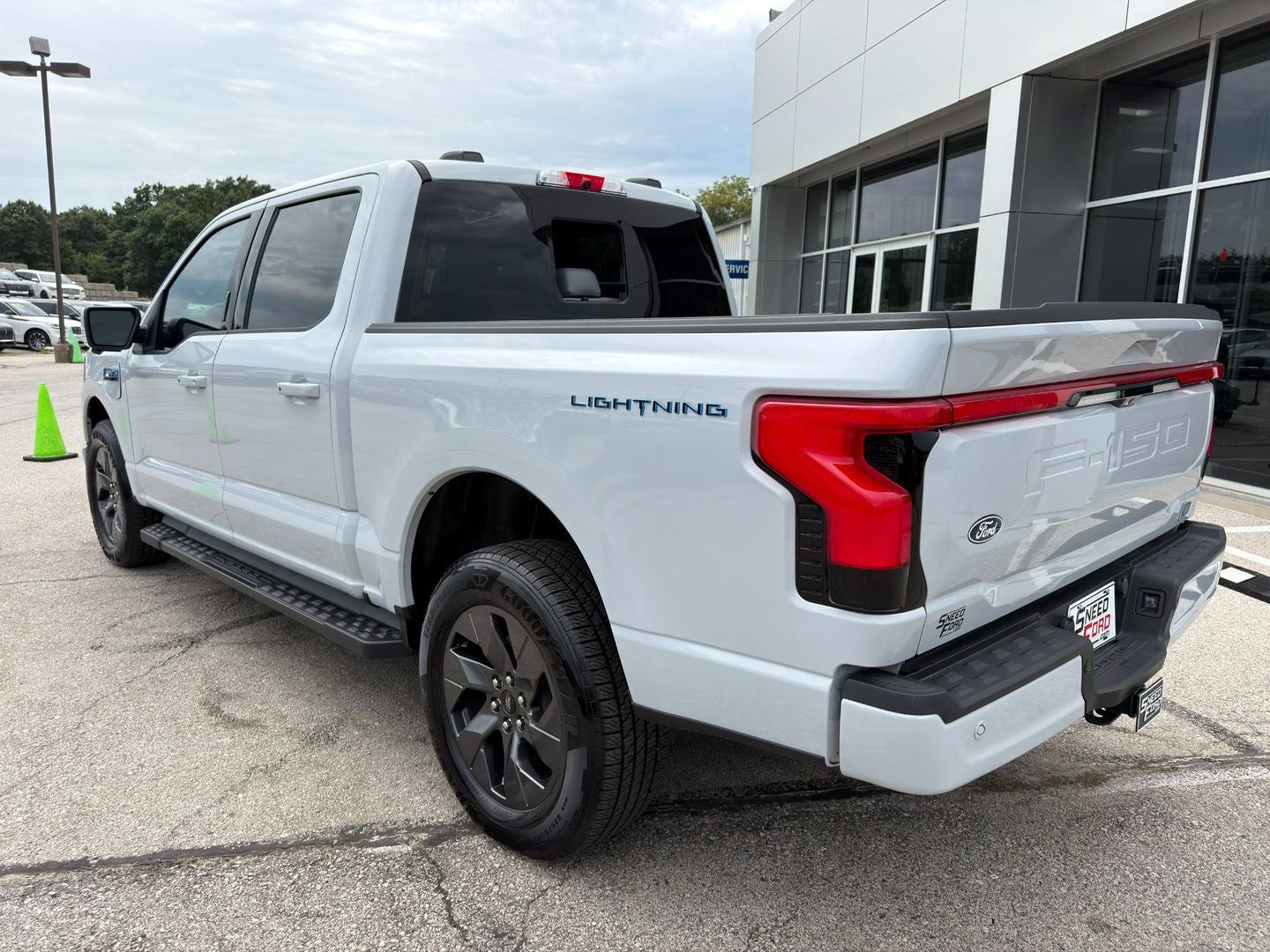 2025 Ford F-150 Lightning LARIAT