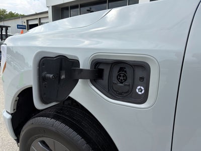 2024 Ford F-150 Lightning LARIAT