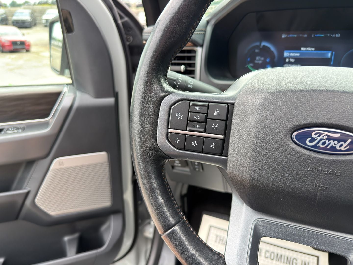 2024 Ford F-150 Lightning LARIAT