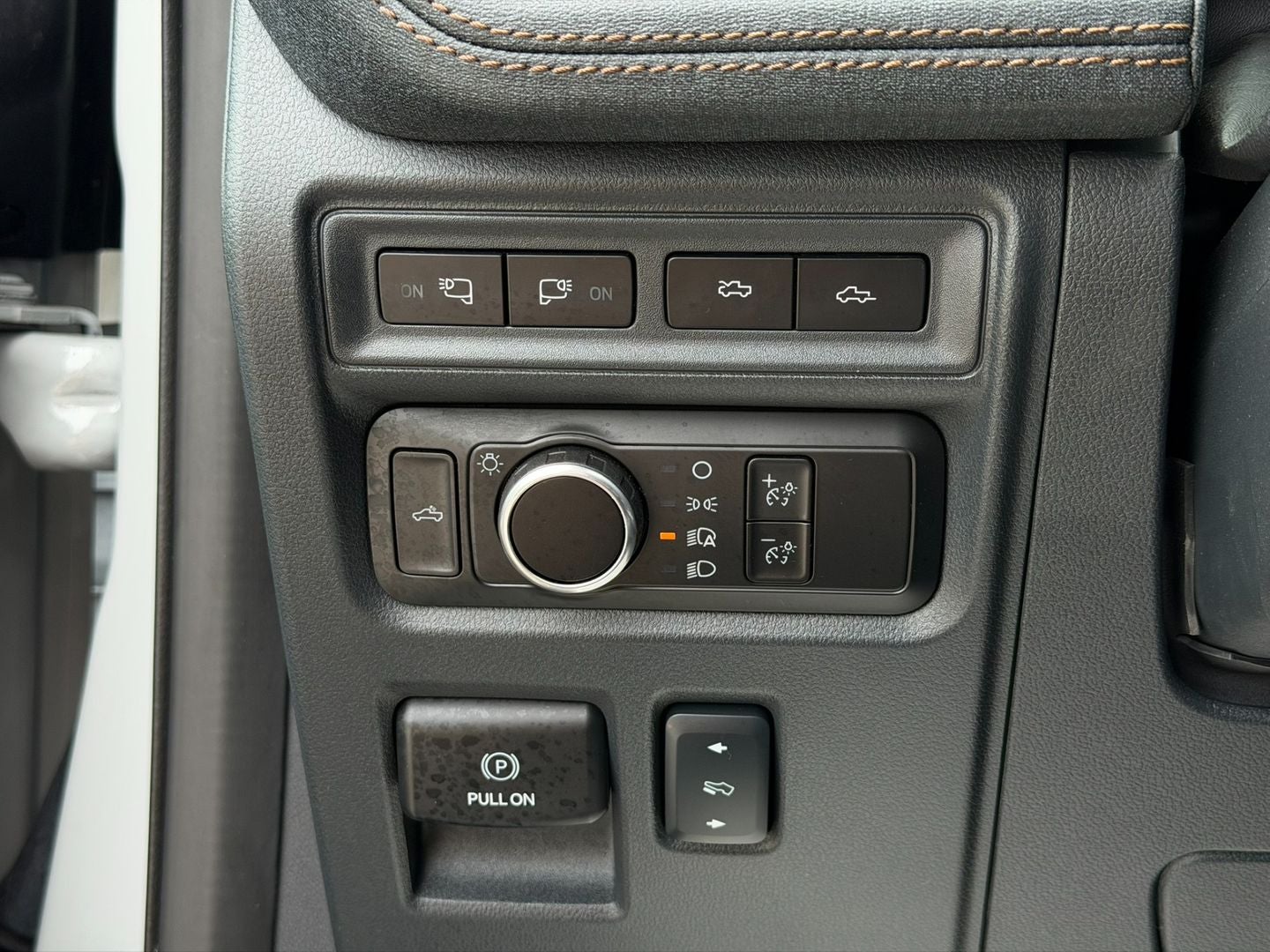 2024 Ford F-150 Lightning LARIAT