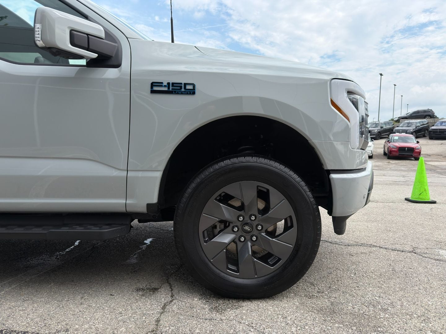 2024 Ford F-150 Lightning LARIAT