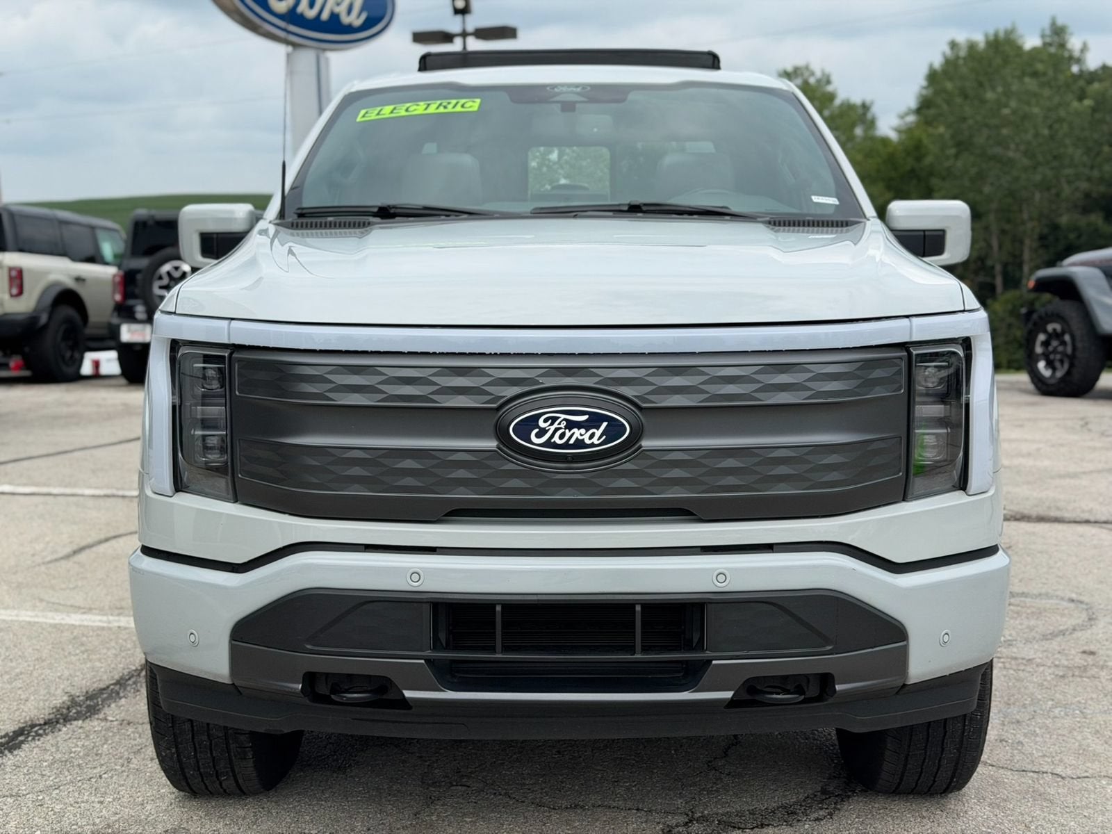 2024 Ford F-150 Lightning LARIAT