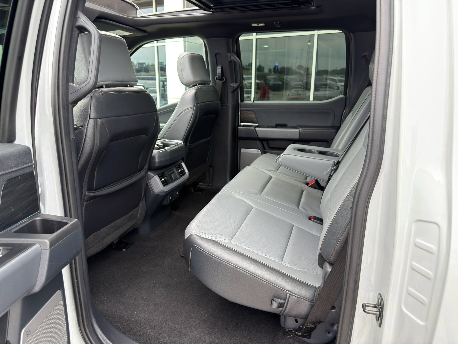 2024 Ford F-150 Lightning LARIAT