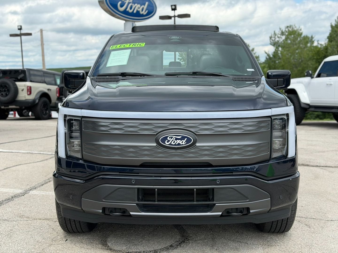 2024 Ford F-150 Lightning LARIAT