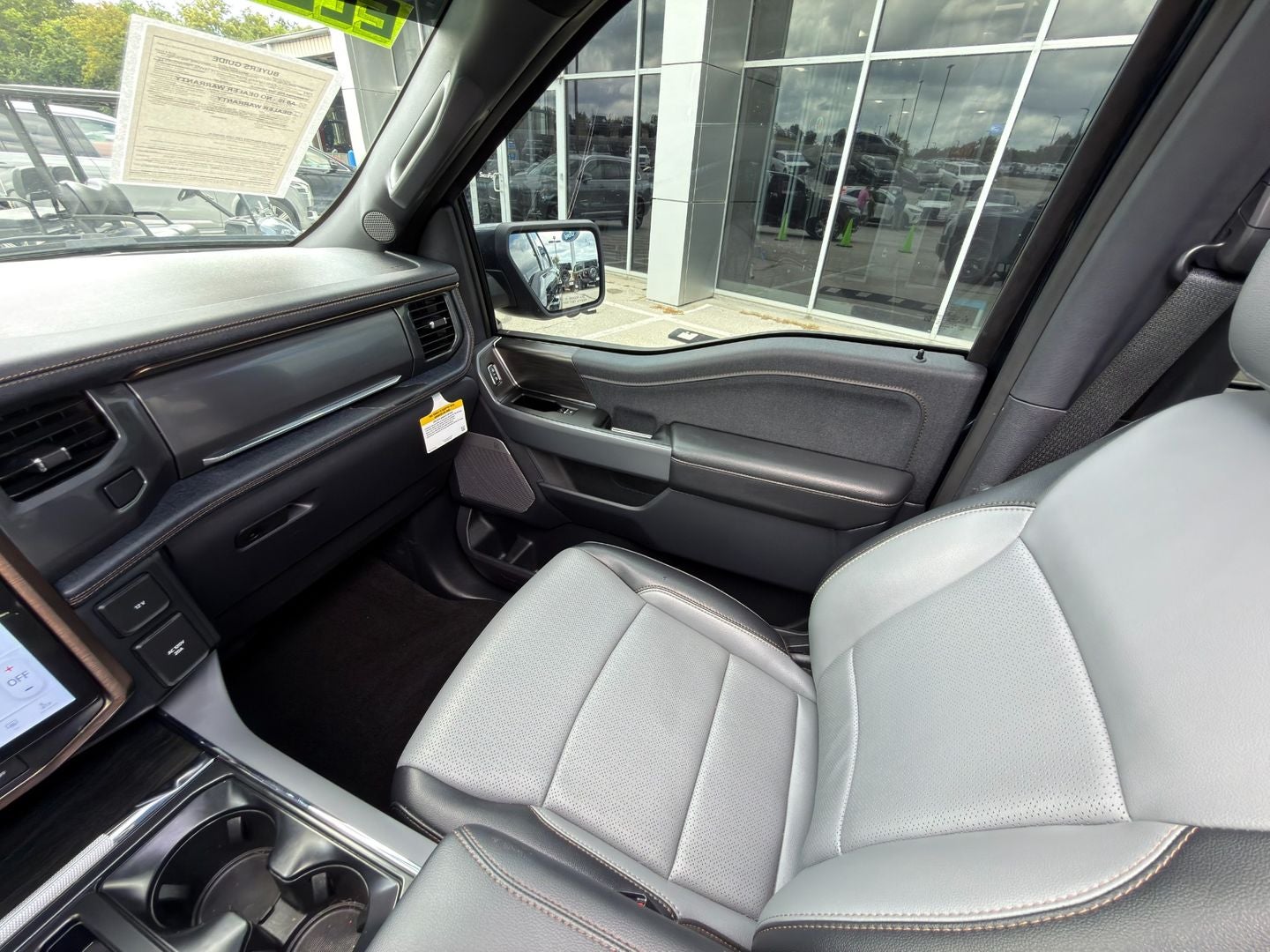 2024 Ford F-150 Lightning LARIAT