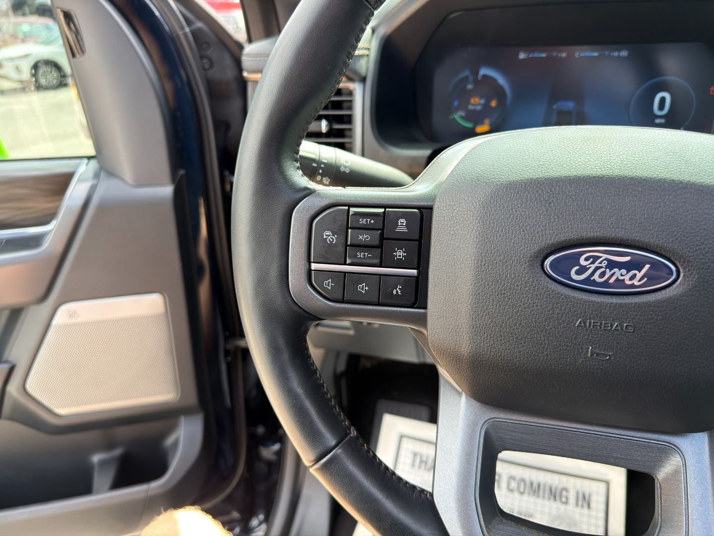 2024 Ford F-150 Lightning LARIAT