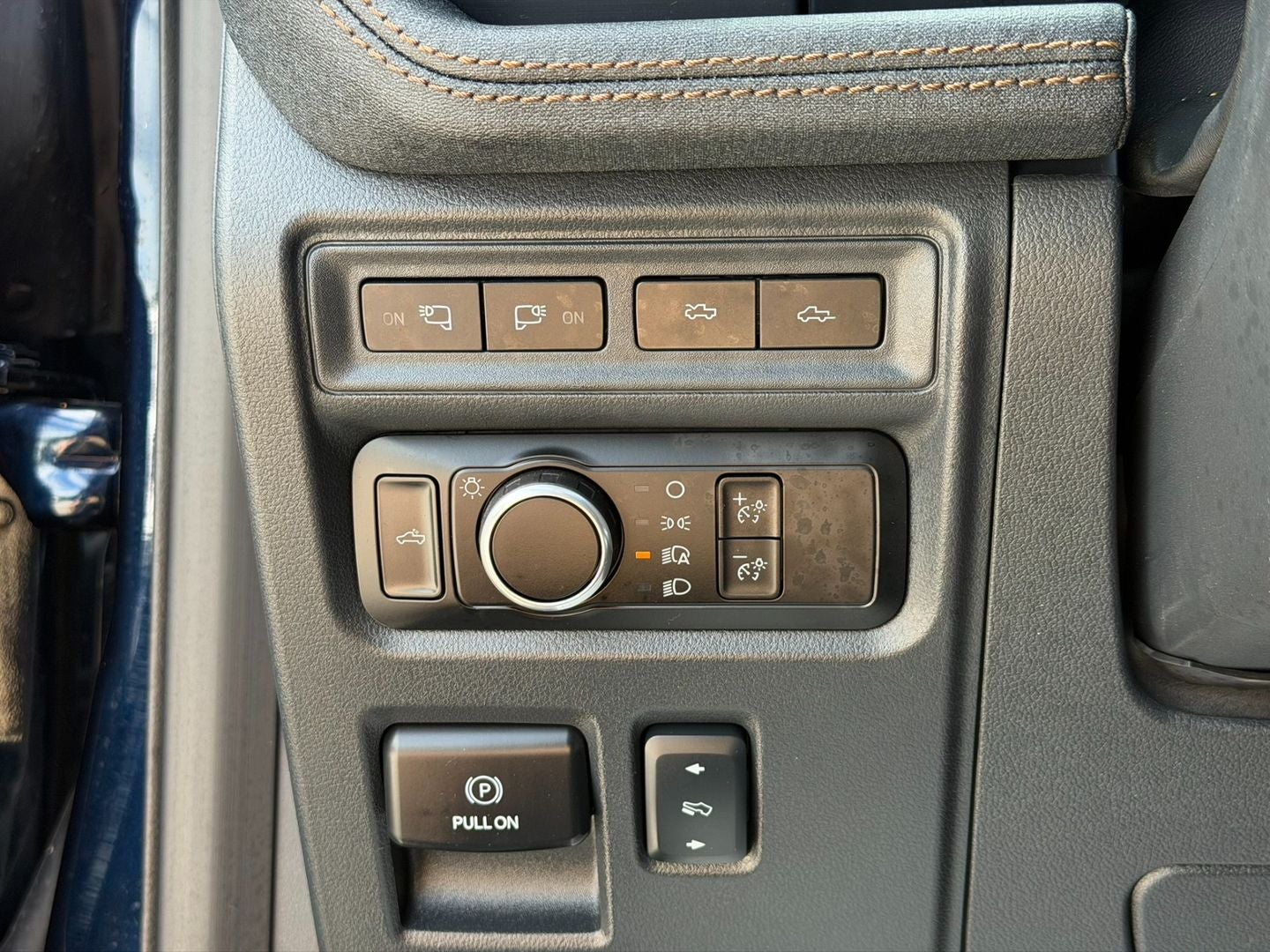 2024 Ford F-150 Lightning LARIAT