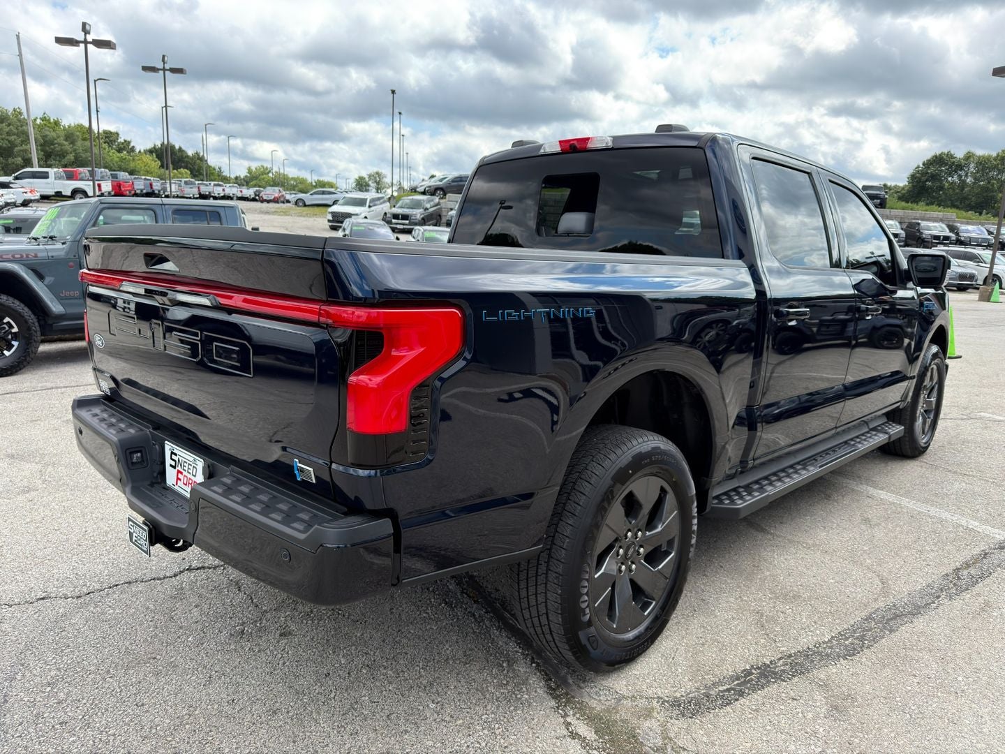 2024 Ford F-150 Lightning LARIAT