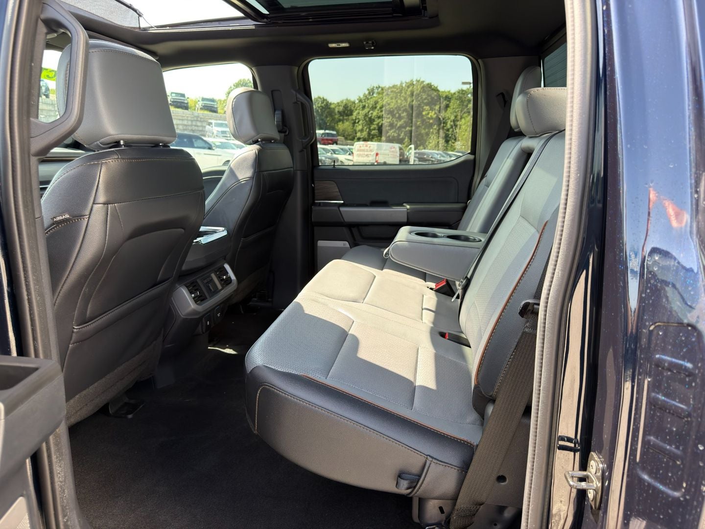 2024 Ford F-150 Lightning LARIAT
