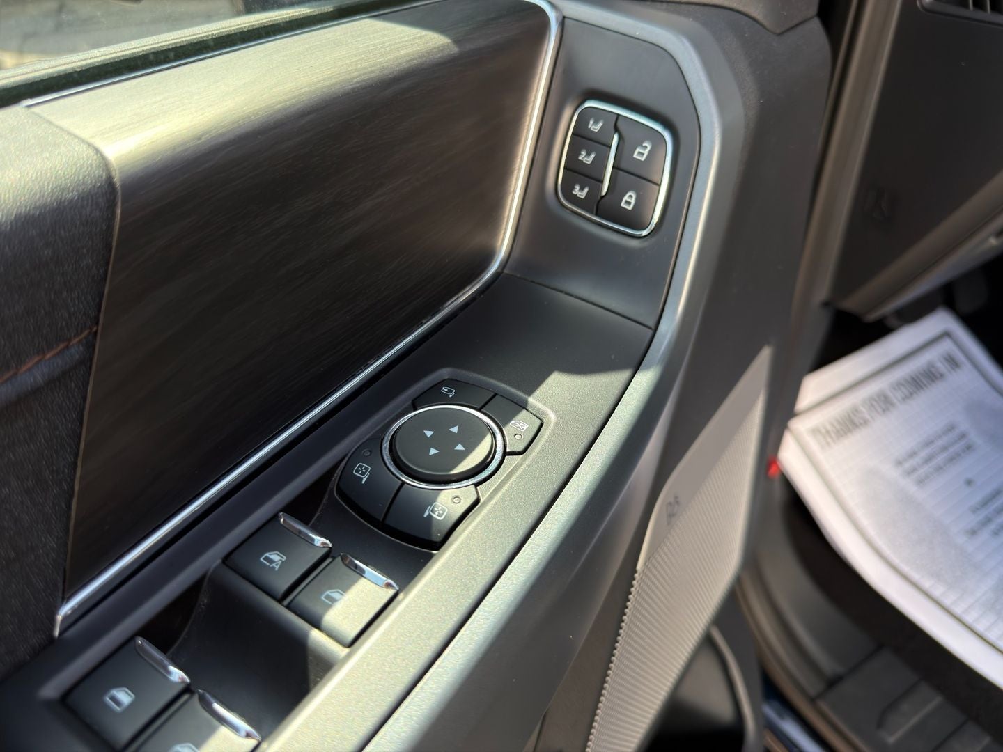 2024 Ford F-150 Lightning LARIAT