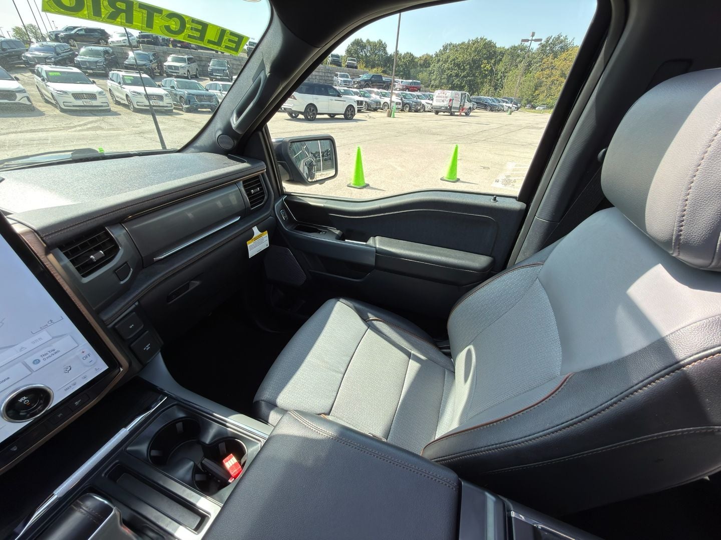 2024 Ford F-150 Lightning LARIAT
