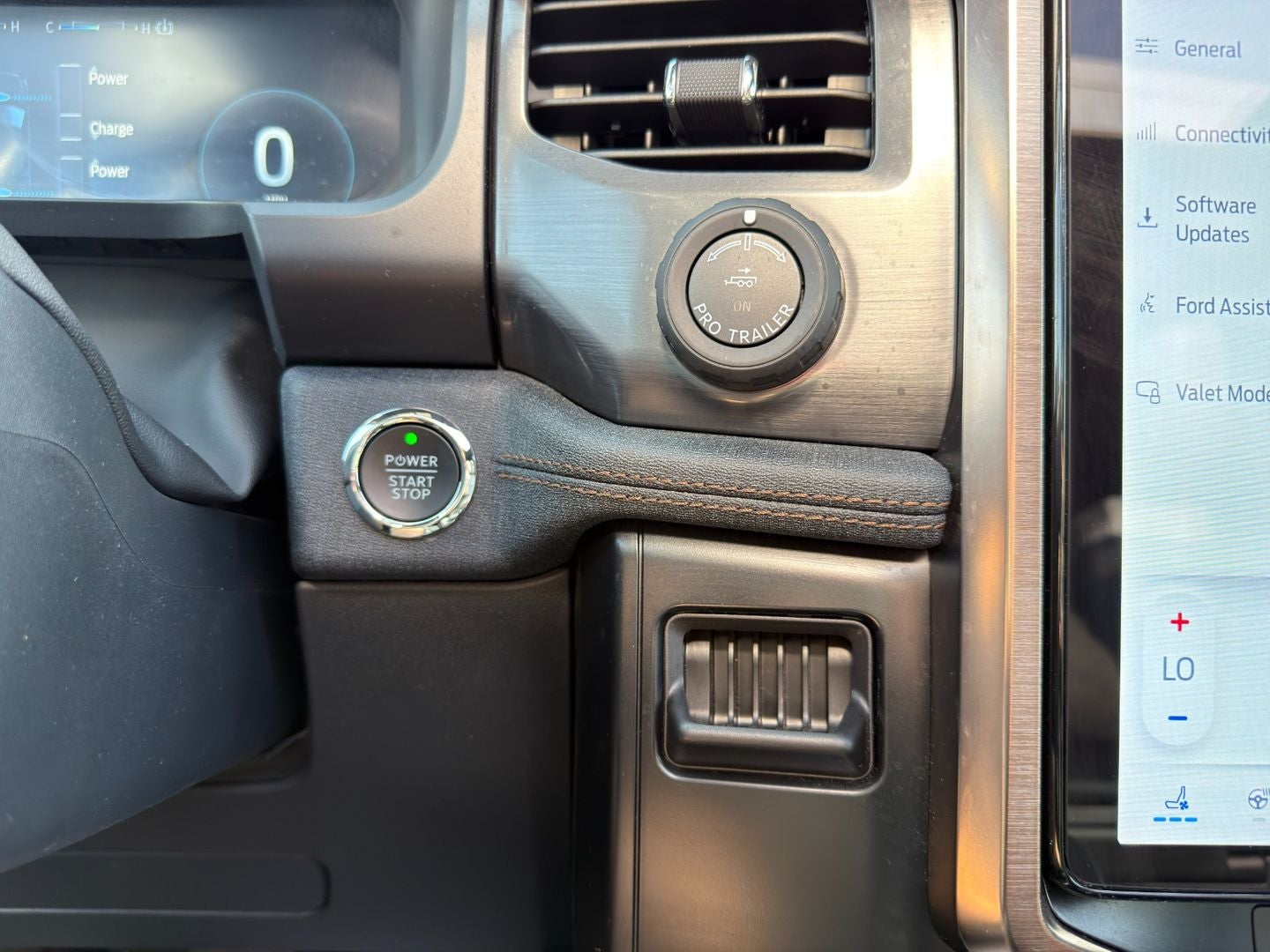 2024 Ford F-150 Lightning LARIAT
