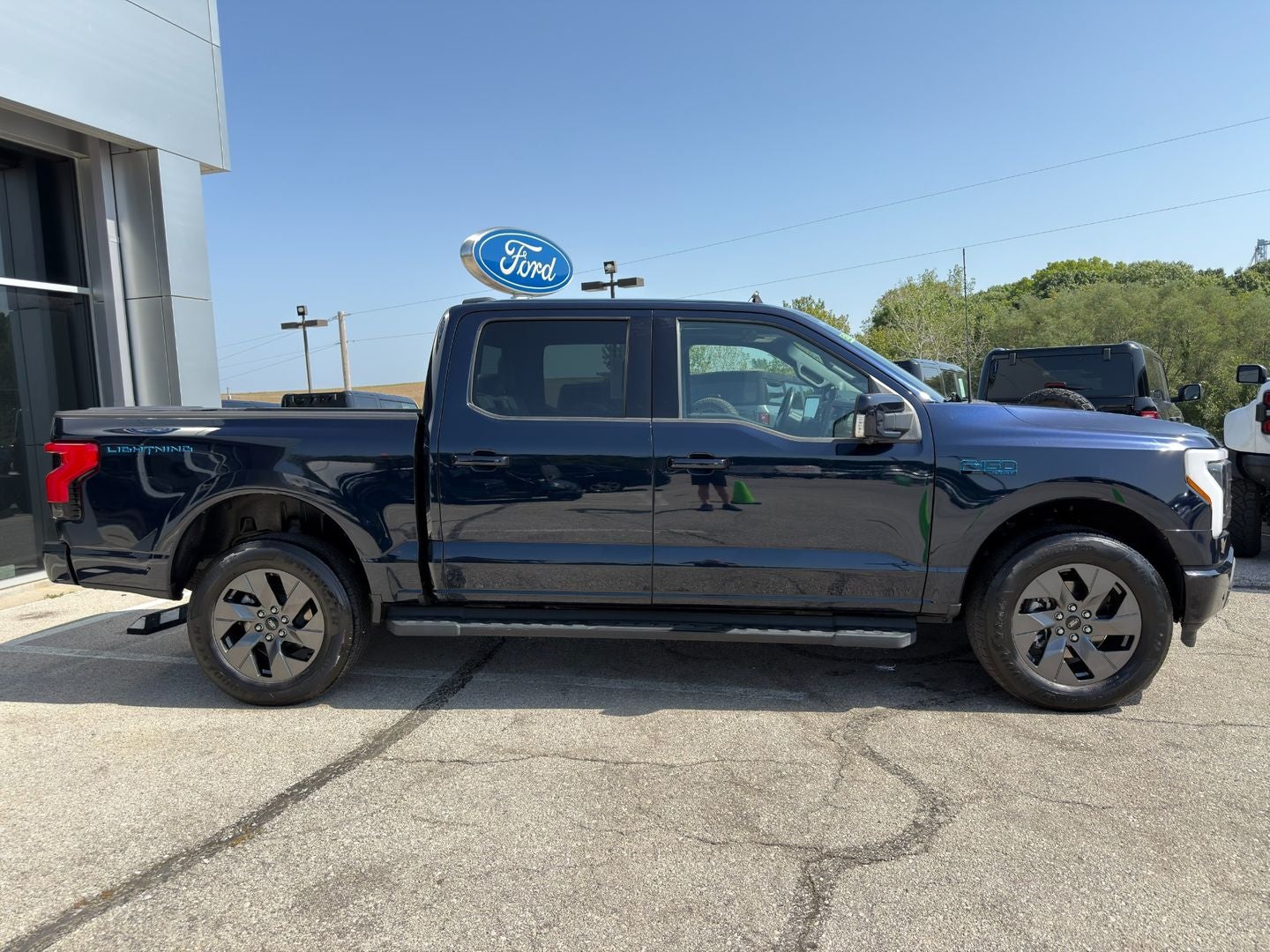 2024 Ford F-150 Lightning LARIAT