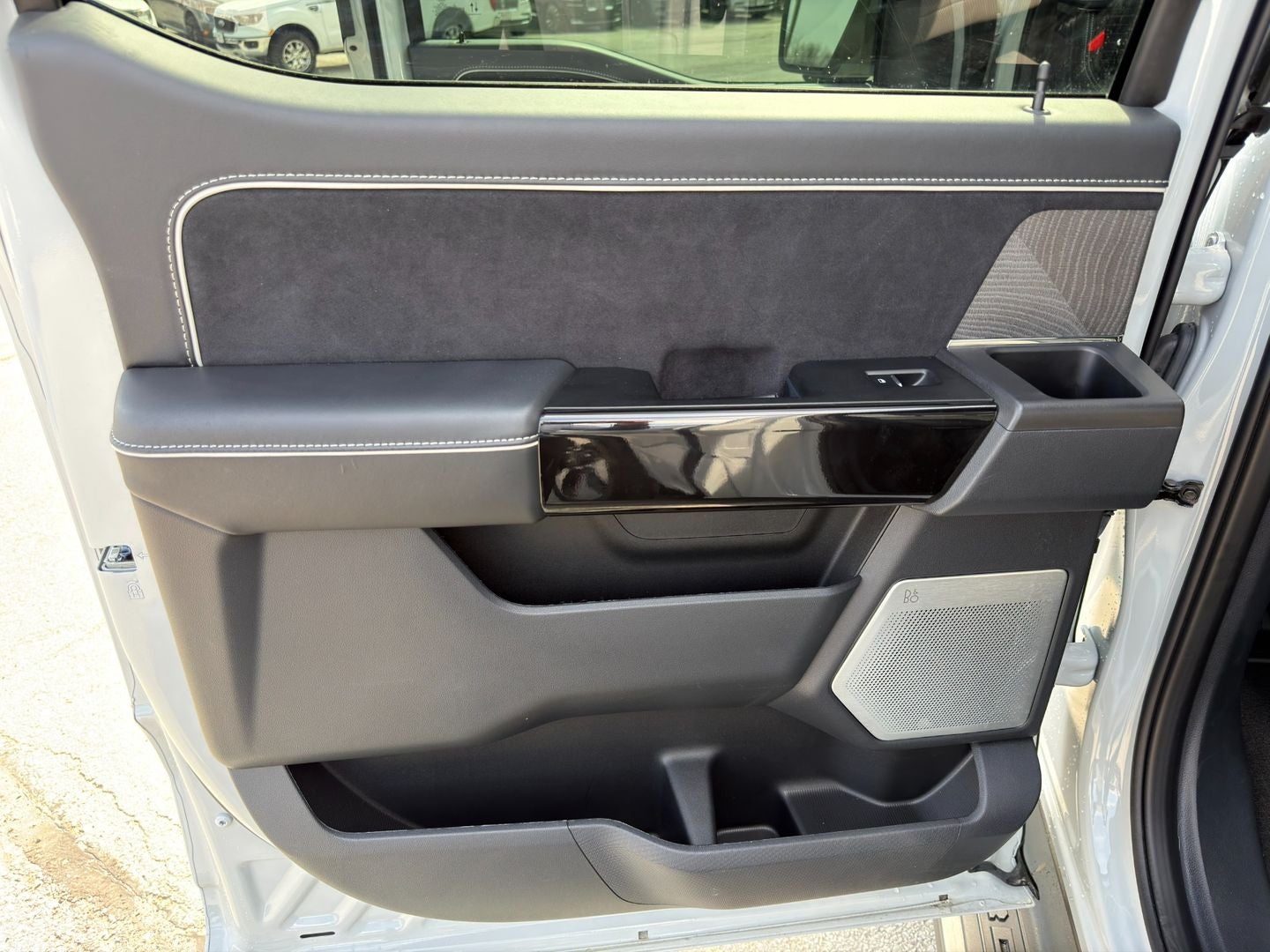 2024 Ford F-150 Lightning Platinum