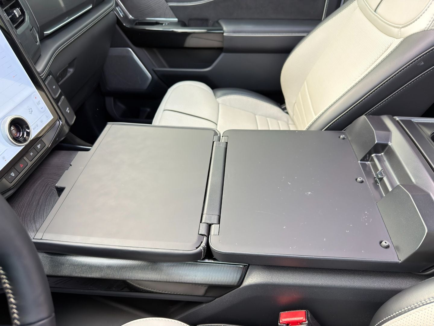 2024 Ford F-150 Lightning Platinum