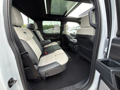 2025 Ford F-150 Lightning Platinum